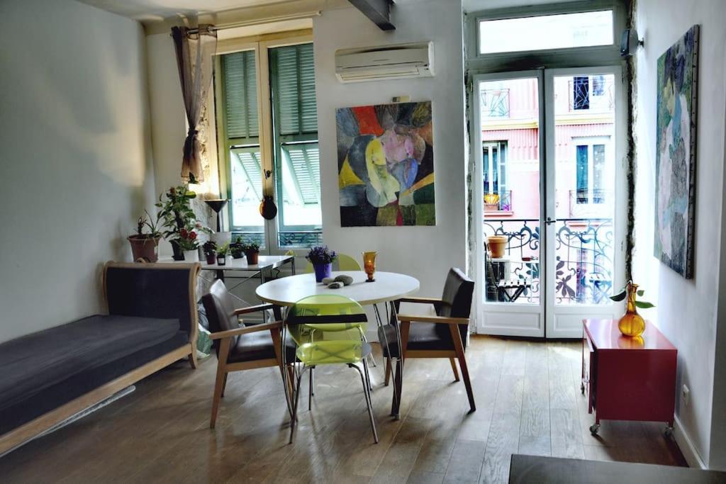 - Stylish Downtown Appartamento
